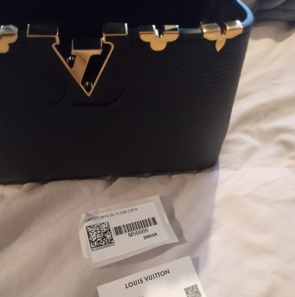 Luis Vuitton purse - Picture 3 of 4